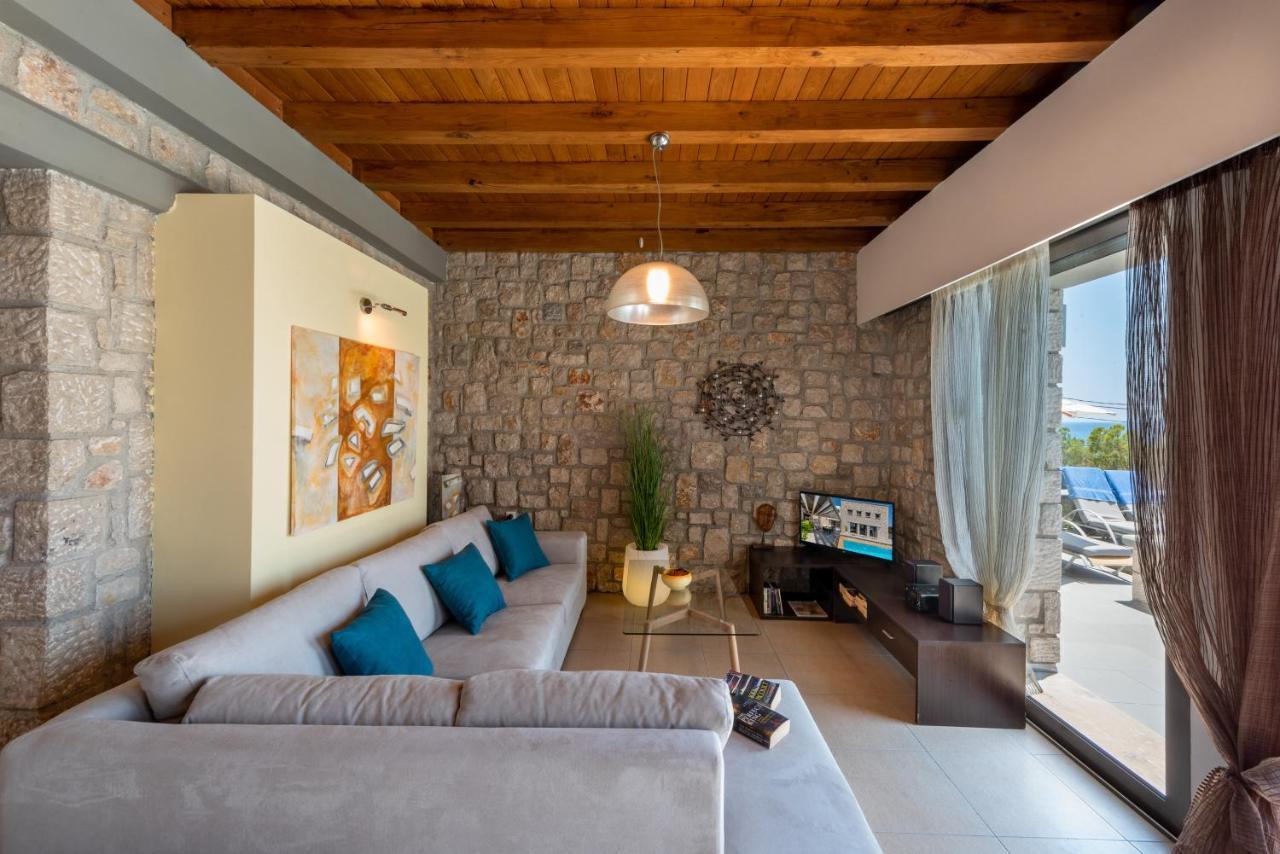 Villa Costamare - Enjoy Lazy Days On The Private Pool-Jacuzzi Pefki المظهر الخارجي الصورة