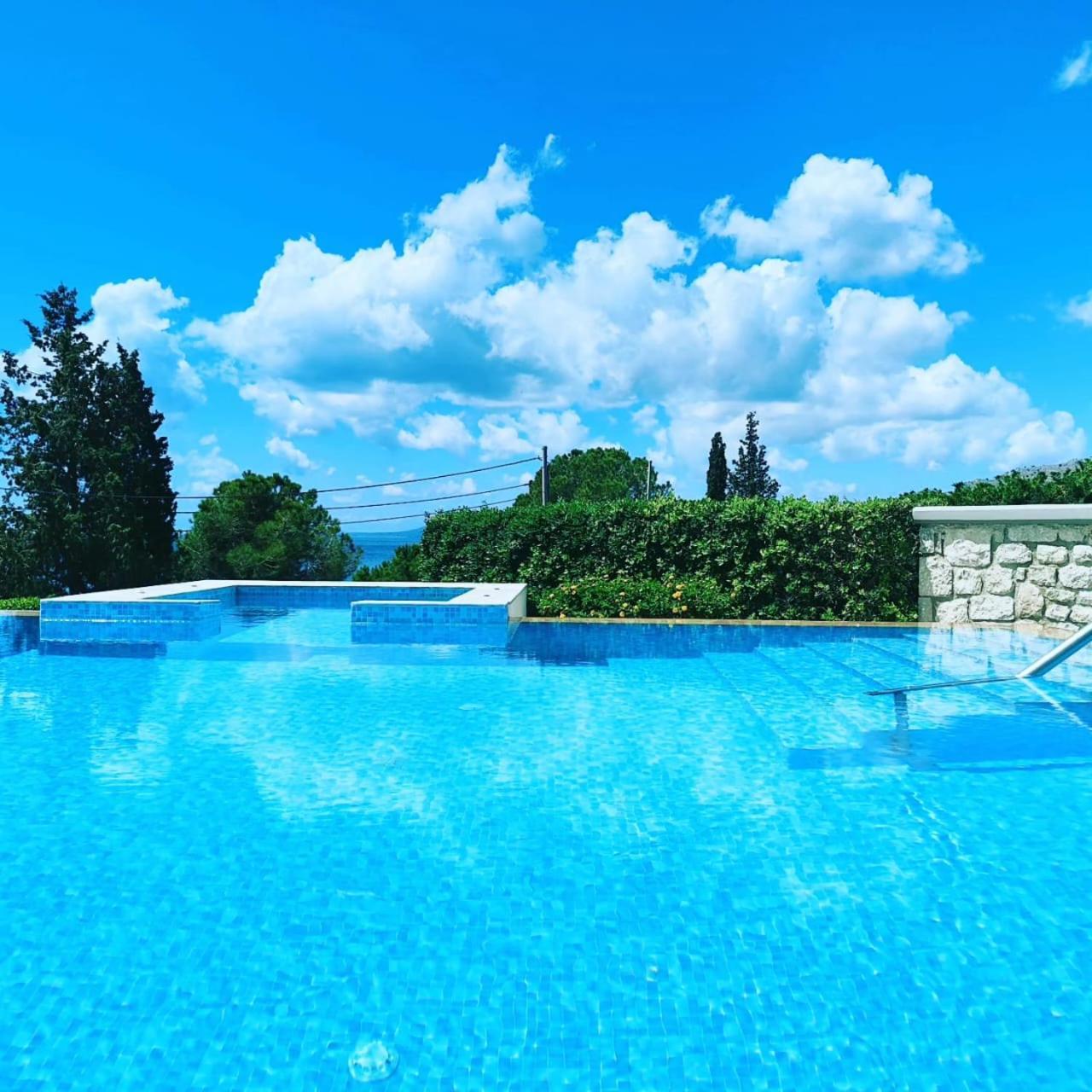 Villa Costamare - Enjoy Lazy Days On The Private Pool-Jacuzzi Pefki المظهر الخارجي الصورة