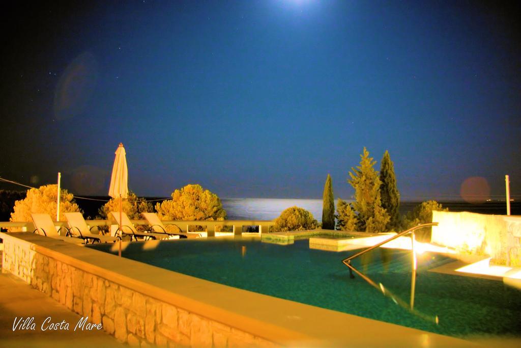 Villa Costamare - Enjoy Lazy Days On The Private Pool-Jacuzzi Pefki الغرفة الصورة